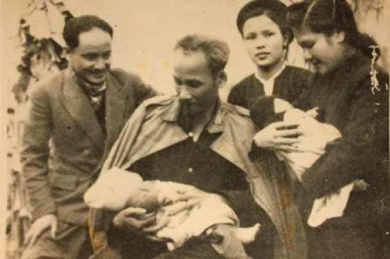 CÓ MỘT NGƯỜI PHỤ NỮ NHƯ THẾ