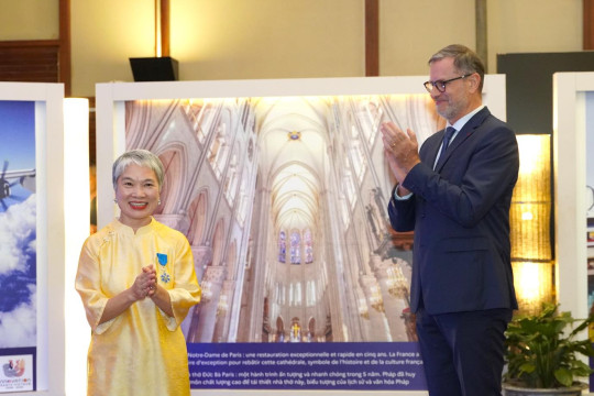 Chị Khuất Thị Hải Oanh được Chính phủ Pháp trao tặng Huân chương Công trạng quốc gia  – Tước Hiệp sỹ