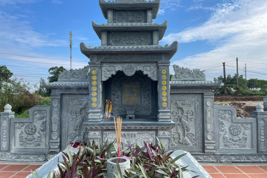 Giới thiệu Mộ Tổ Họ Khuất ở Làng Phụng thượng